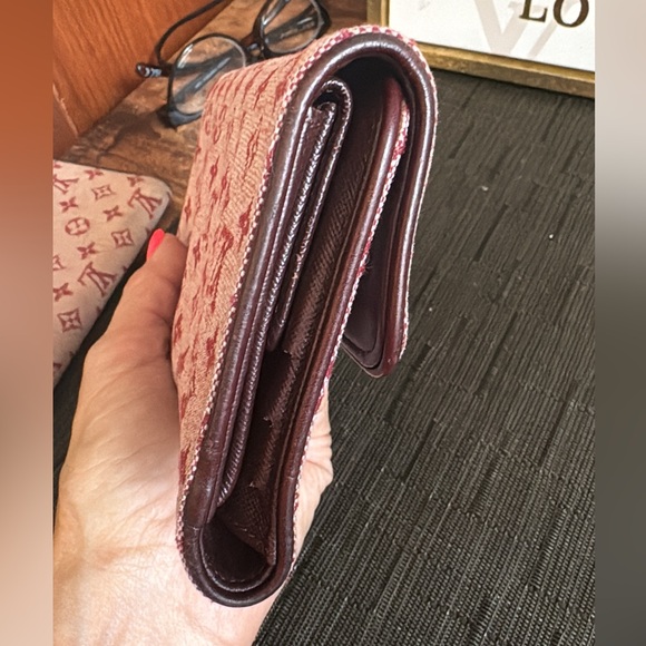 Lovely Louis Vuitton Burgundy Mini Lin Long Trifold Wallet - Picture 13 of 16
